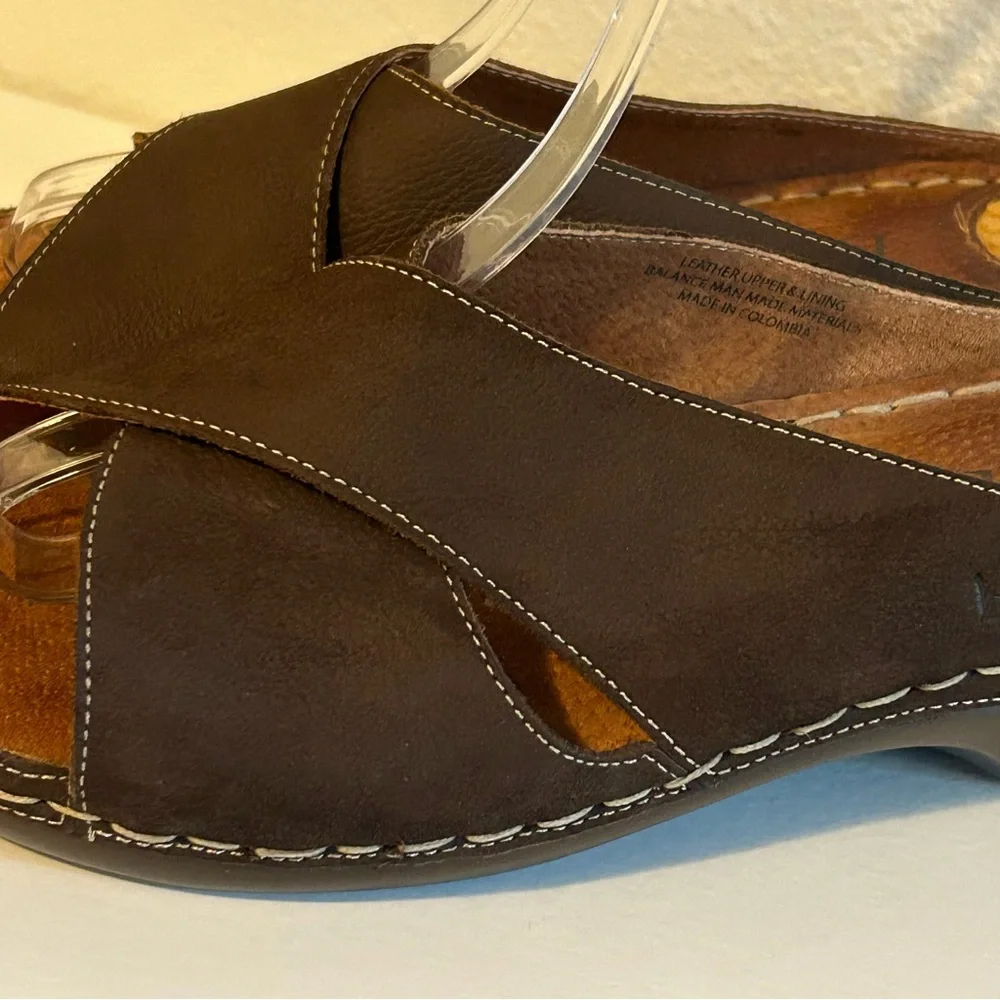 Born concept b.o.c Kallie brown genuine leather wedge sandals comfort size 8